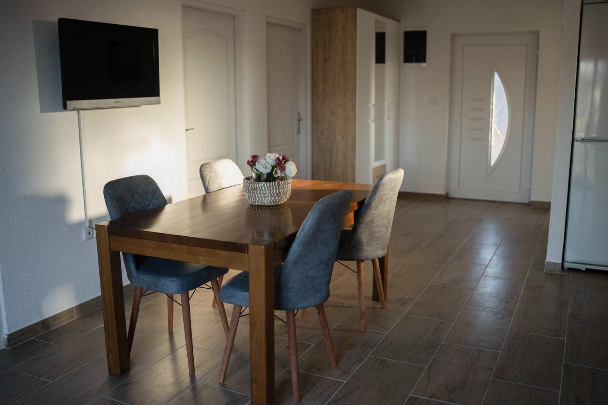 Apartmani Elegance Tuzla Ngoại thất bức ảnh