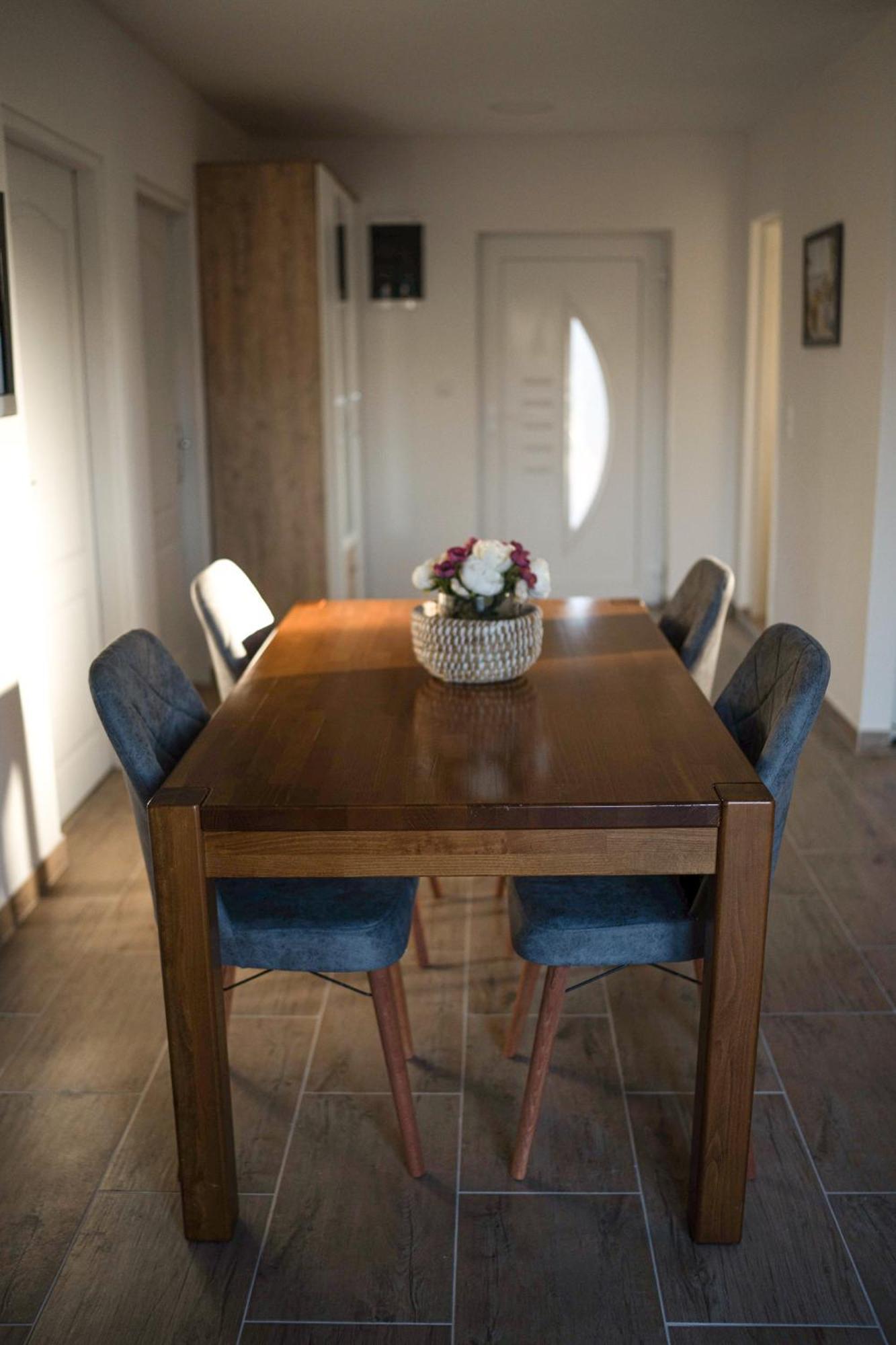 Apartmani Elegance Tuzla Phòng bức ảnh